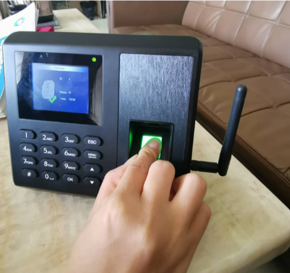 отпечаток пальца веб-сервер SIM-карта GPRS может основанная система посещаемости с батареей и Wi-Fi